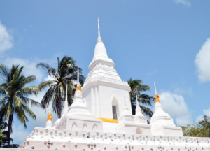 Things to do in Koh Phangan; Wat Phu Khao Noi temple